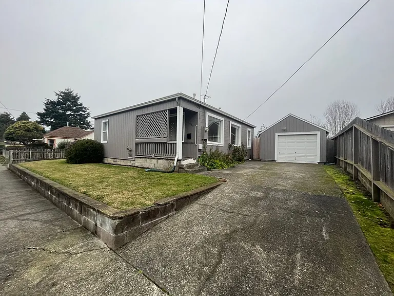 4055 Williams St — Photo 6