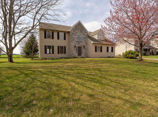 32 Longenecker Rd, Lititz, PA 17543