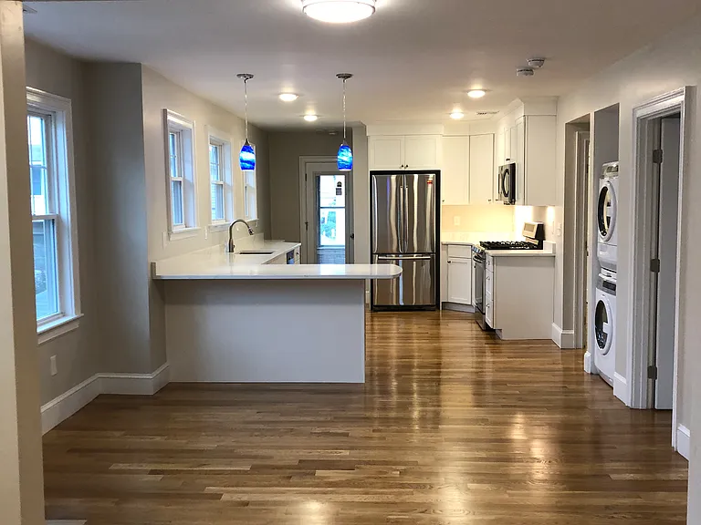 28 Brimmer St #2 — Photo 2
