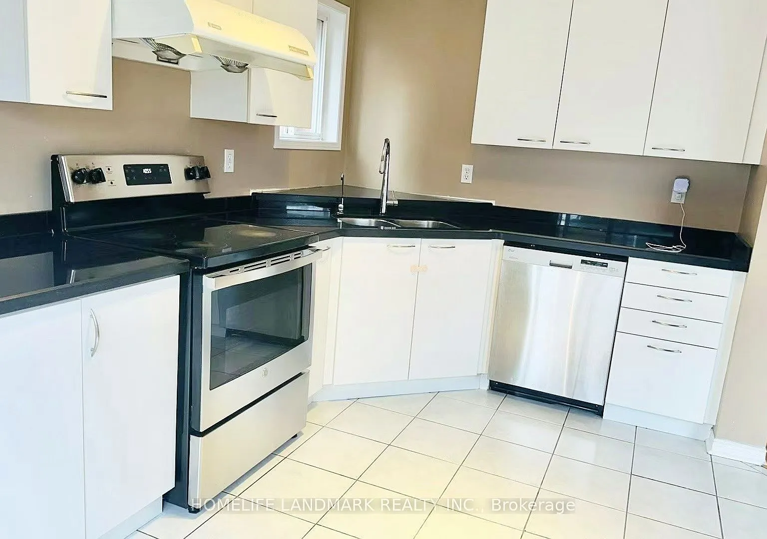 4 bed, $3,500 — Photo 3