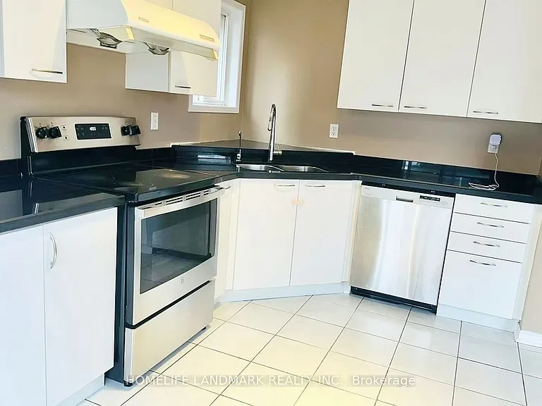 19 Fairlawn Ave — Photo 3