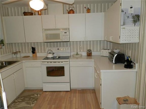 3rd image of 2618 Maple Forest Ct #1