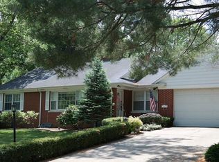 1 Wildwood Rd, Leland Grove, IL 62704