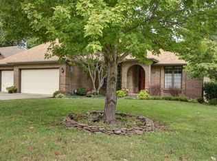 3915 E Kingsbury St, Springfield, MO 65809