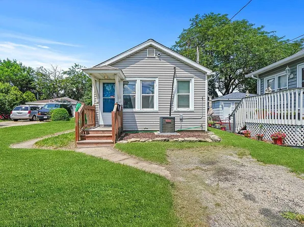 907 Oliver Ave, Aurora, IL 60506