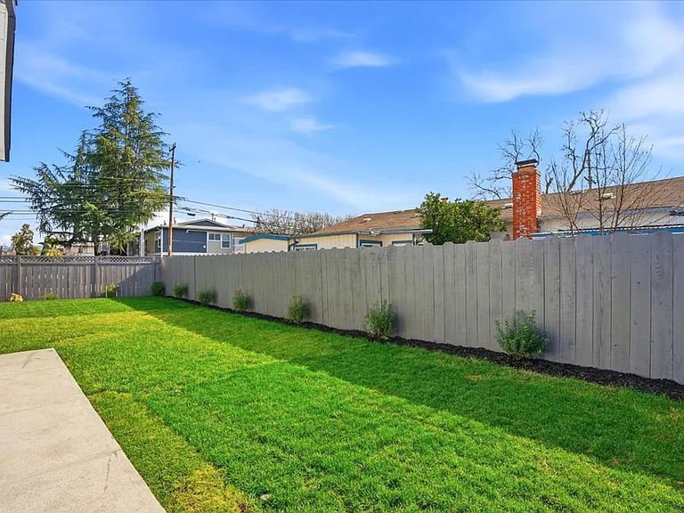 1630 Nicholas Dr — Photo 20