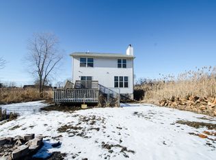 295 Spring Rd, Ingleside, IL 60041