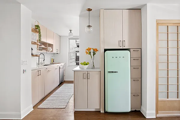 Sold by Compass | media 3