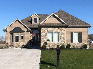5473 Firefly Ct, Clarence, NY 14031