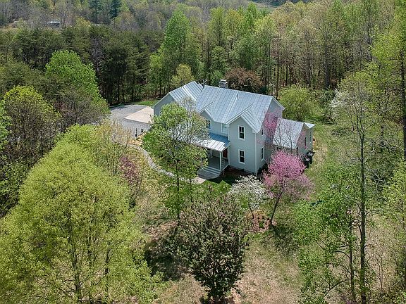 4th image of 359 Otterbein Farm Ln