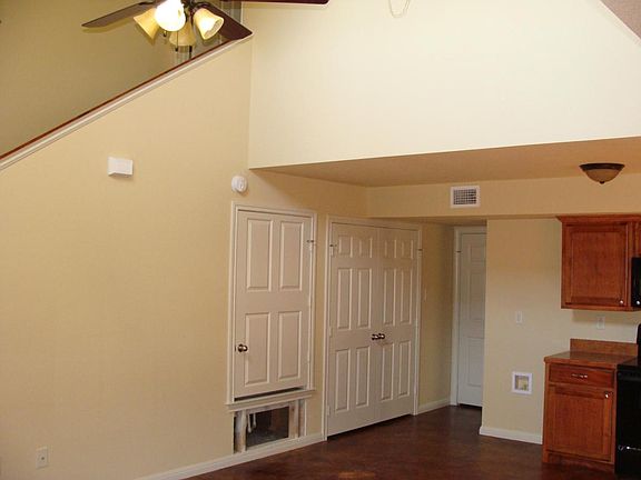 5th image of 134 Meadow Park Cir #134