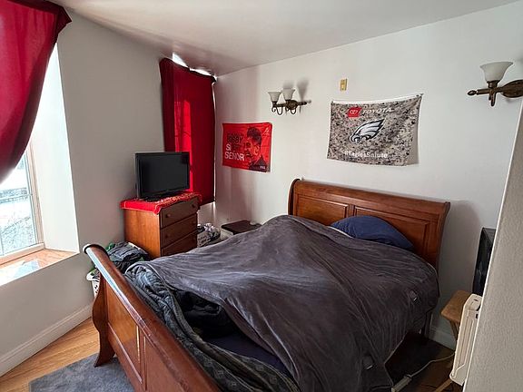 2nd image of 1027 Ridge Ave APT 305