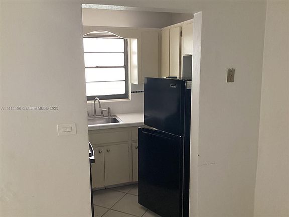 5th image of 2079 NE 167th St #2