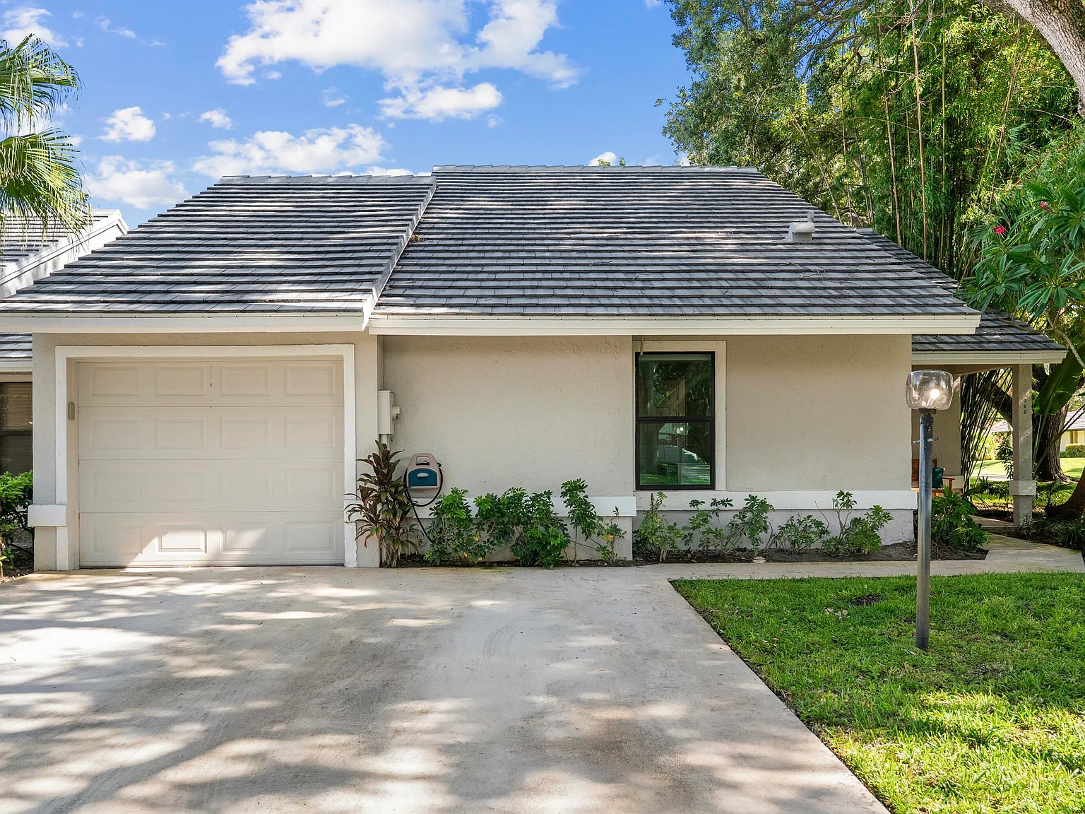 3 bed, 2.0 bath, 1310 sqft, $6,000 — Photo 3