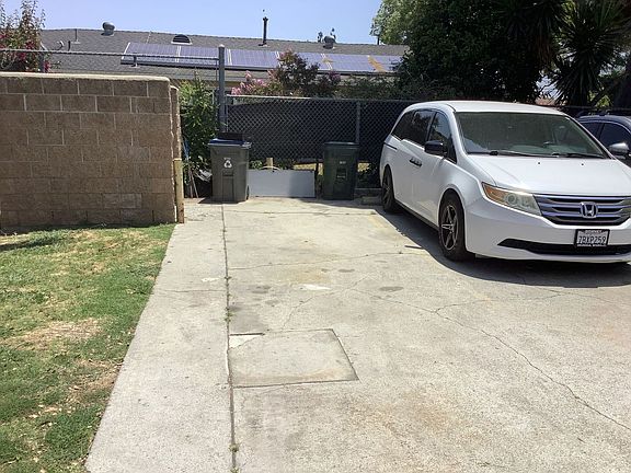 2nd image of 5909 Cecilia St #5913
