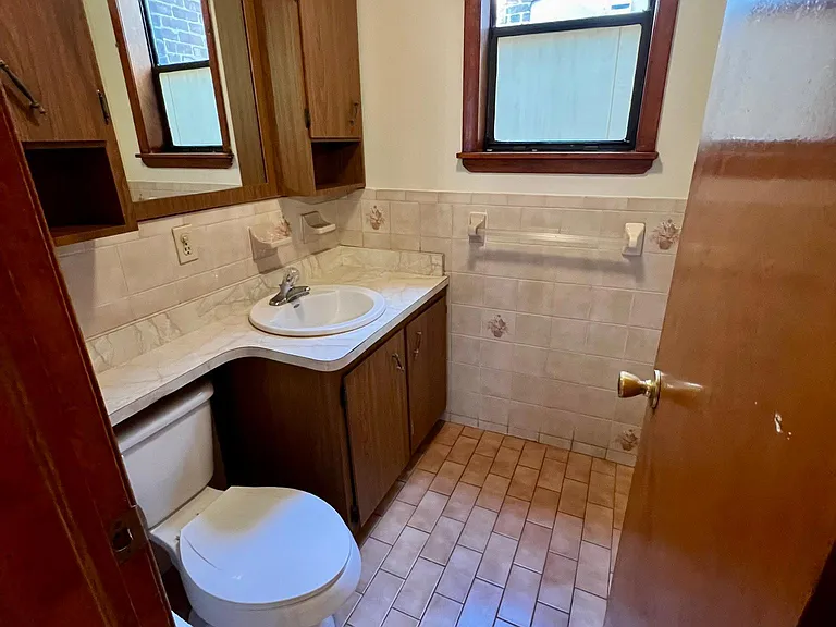 60 Dayton St #1 — Photo 7
