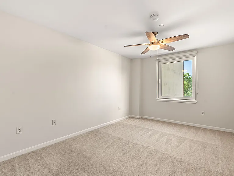 1008 Massachusetts Ave — Photo 17