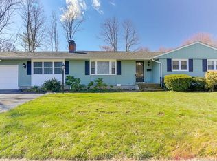 43 Red Top Dr, West Hartford, CT 06110