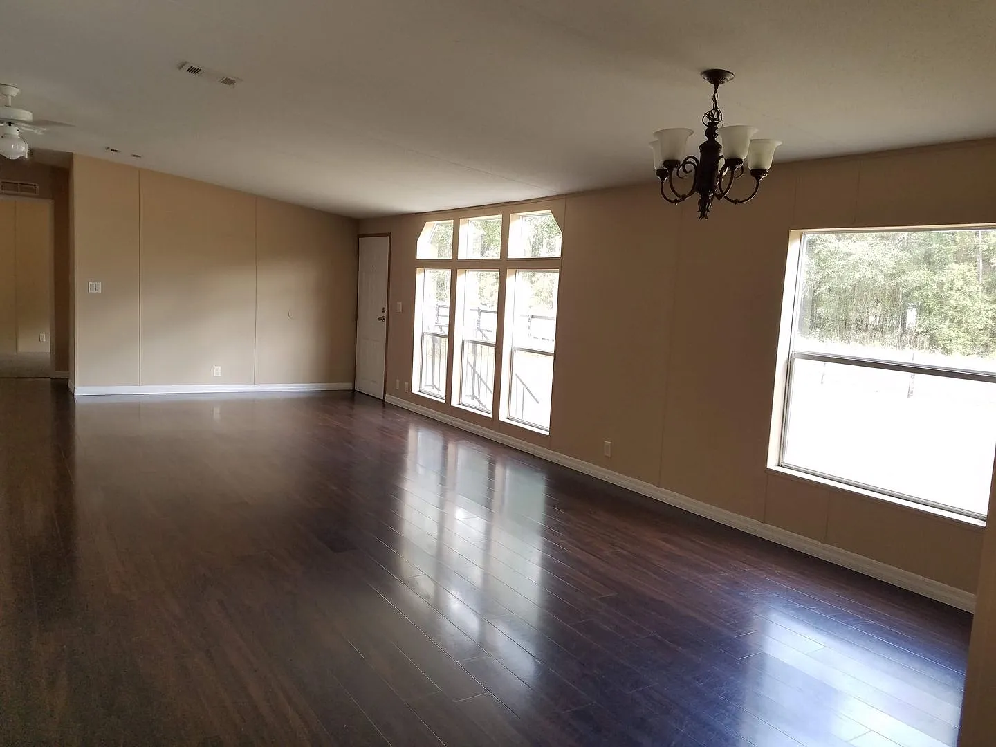 3 Bedroom 2 Bath On 1/2 Acre Of Land With A Fenced Yard — Photo 2