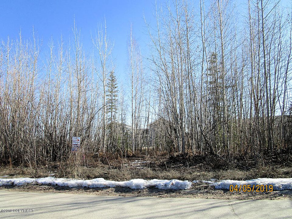 2nd image of 874 Marquette Loop