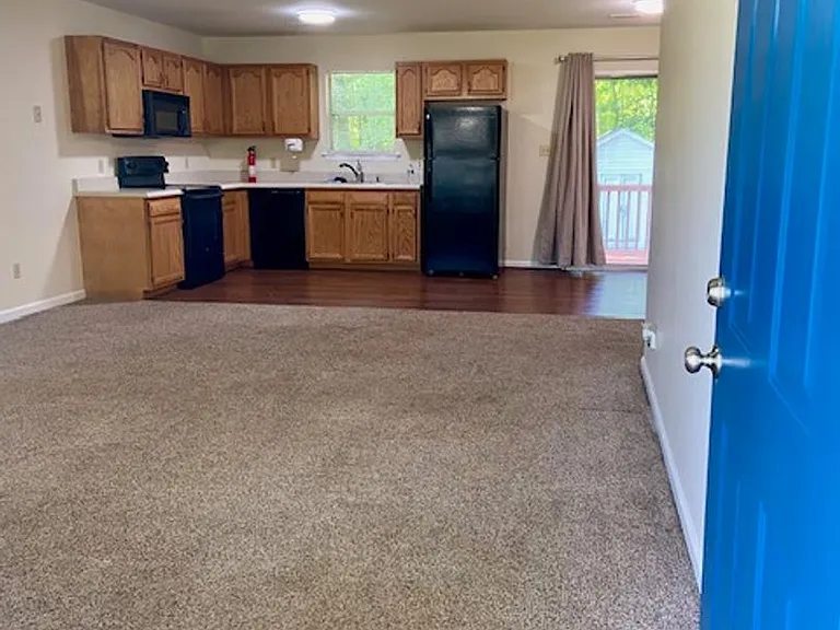 133 Howard Dr — Photo 3