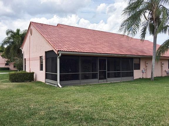 3rd image of 7740 Lexington Club Blvd APT B