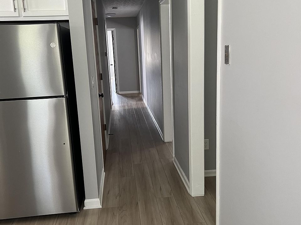 1st image of 61 Groton Dr