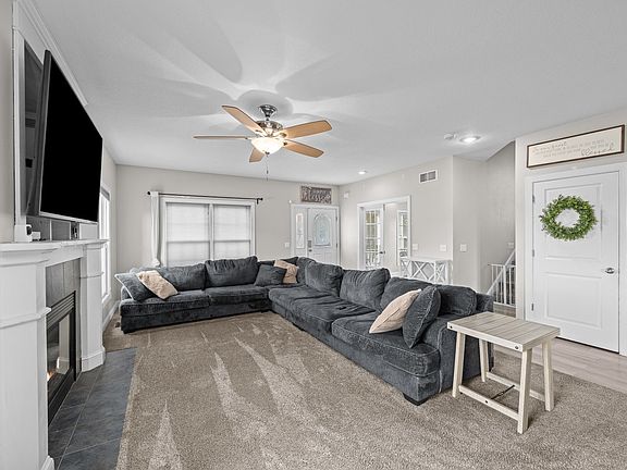 4th image of 1302 Eagles Crest Dr