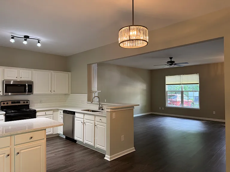 6613 Rothchild Dr — Photo 5