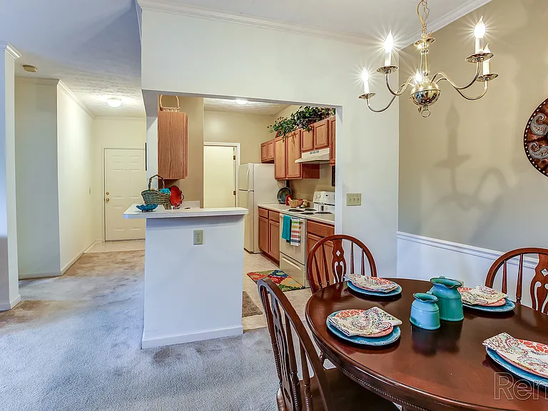 Georgetown Oaks Apartments — Photo 31