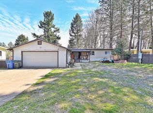 121 S Sawyer Ave, Cave Junction, OR 97523