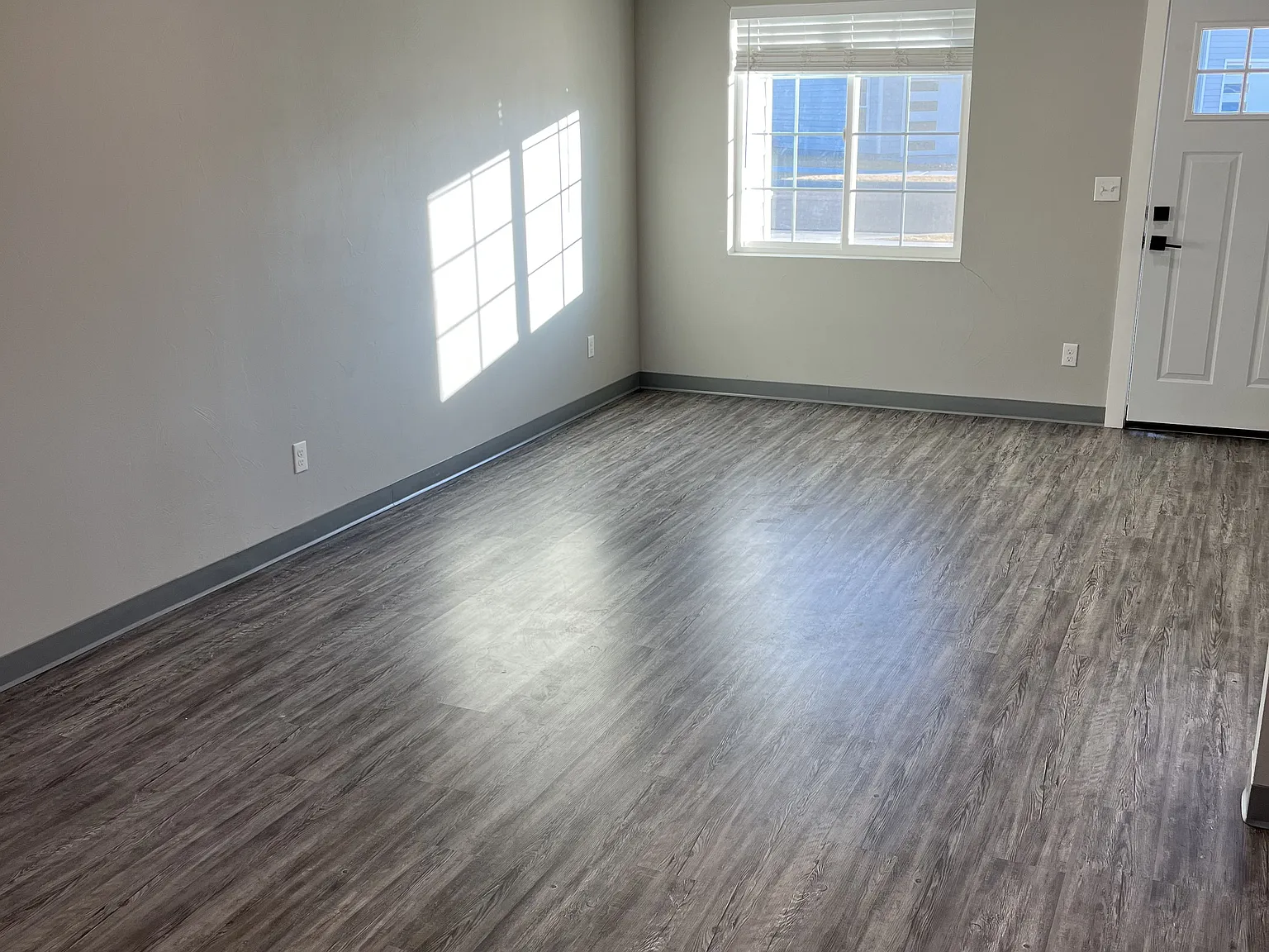 4 bed, 3.0 bath, 1752 sqft, $2,700 — Photo 3
