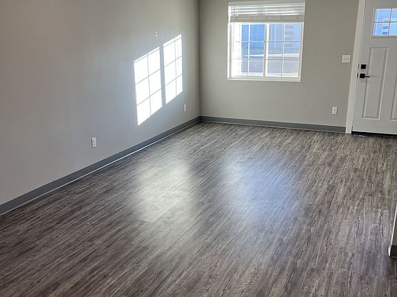 3rd image of 2404 Castle Pines Dr