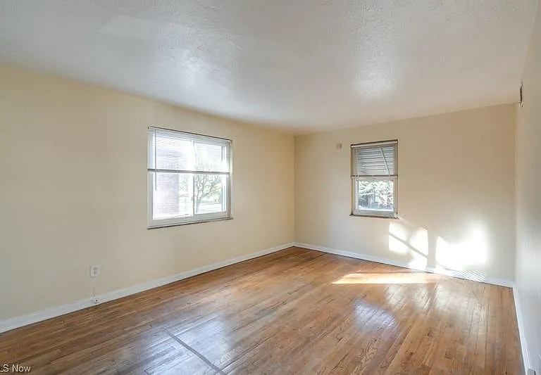 275 E 200th St #2 — Photo 3