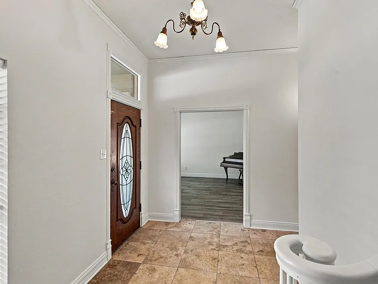 1205 Shannon Ln — Photo 11
