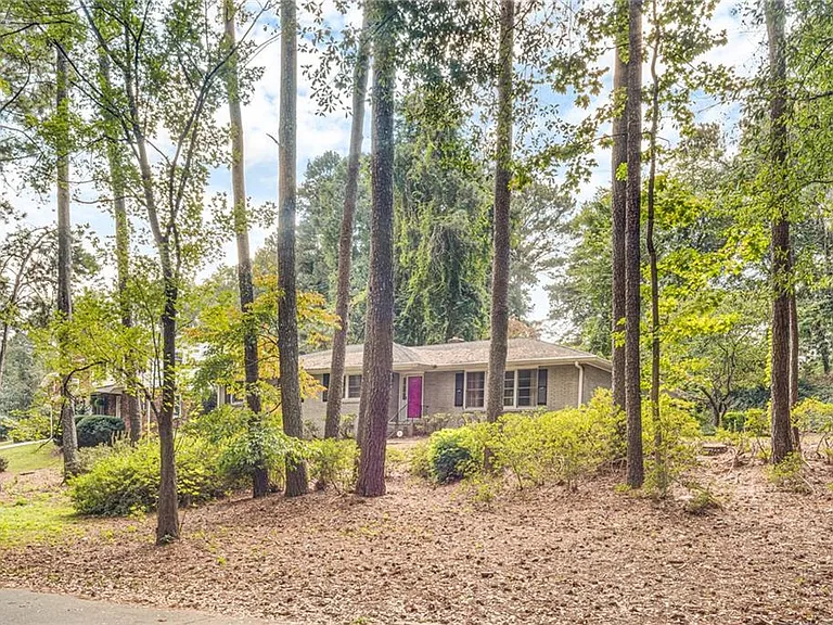 1973 Desmond Dr — Photo 26
