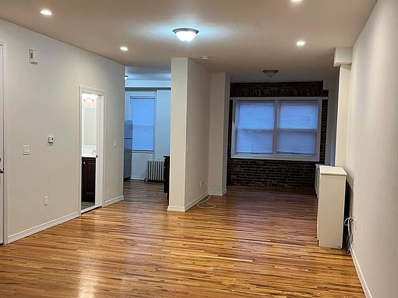 4th image of 77 Montgomery Ave #1
