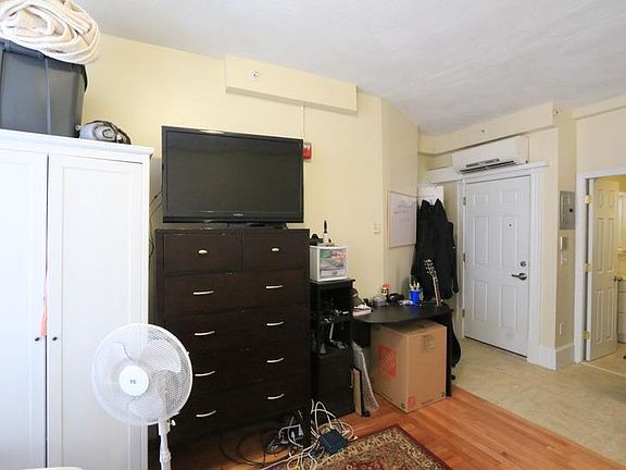 5th image of 77 Hancock St #32B
