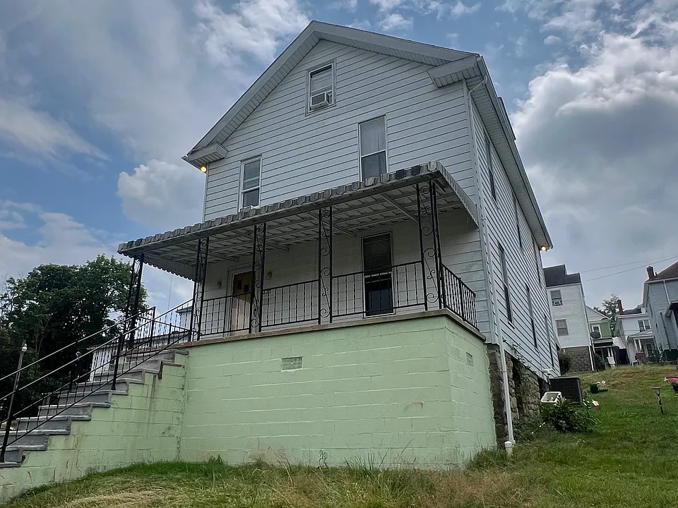 331 S 2nd St