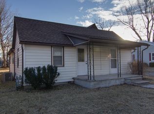 319 W Walnut St, Grain Valley, MO 64029
