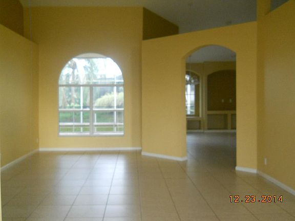Home For Sale In Port saint lucie