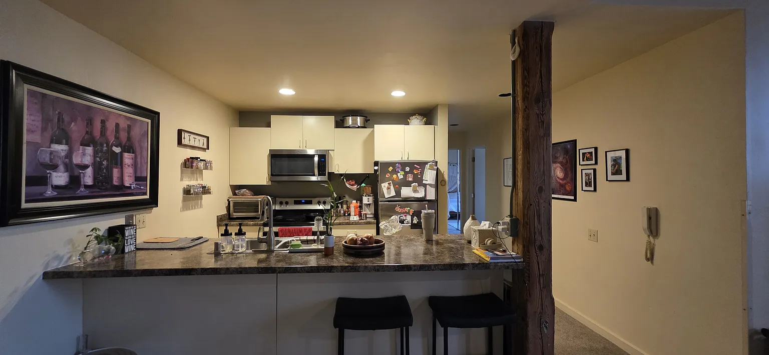 639 Monroe St #301 photo 1