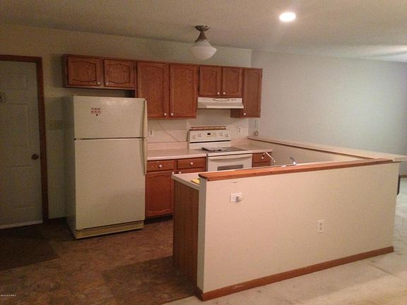 4th image of 7 Cedar Ln