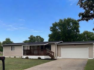 825 Nebraska Ave, Phillipsburg, KS 67661