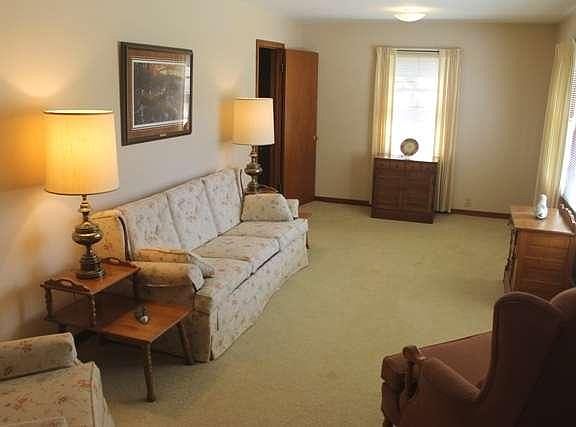 2nd image of 2525 Sunrise Dr
