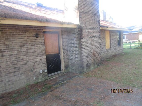 2nd image of 1901 Stuart Ave