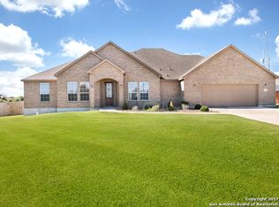 132 Ridgecrest, Floresville, TX 78114