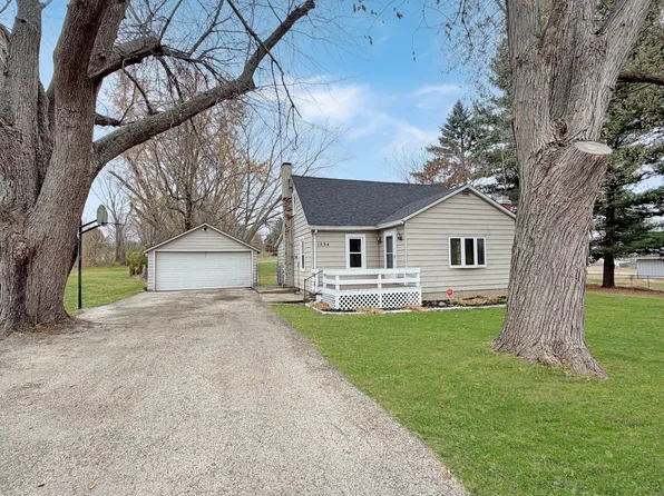 1534 W Fairview Rd, Freeport, IL 61032