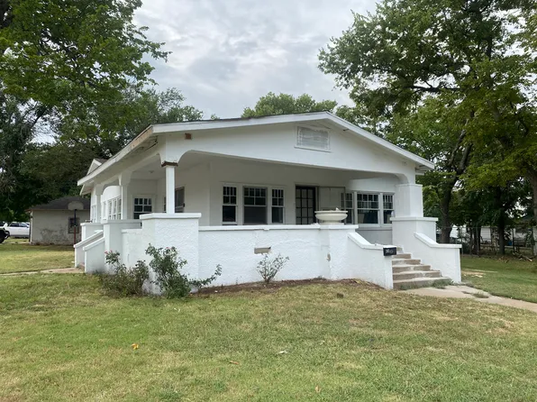 202 N 7th St, Ponca City, OK 74601