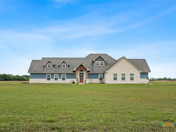 129 Lantana Ln, Port Lavaca, TX 77979